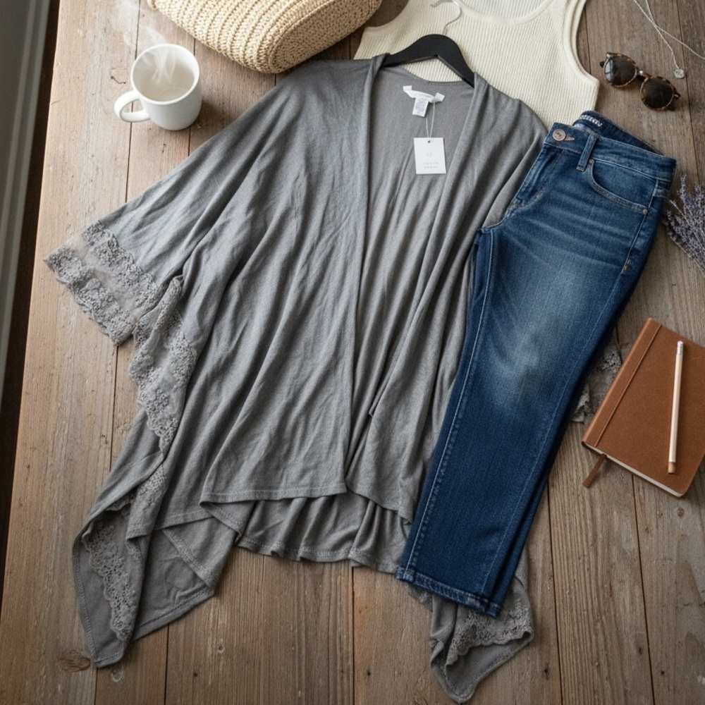 Lauren Conrad Lace Kimono one size